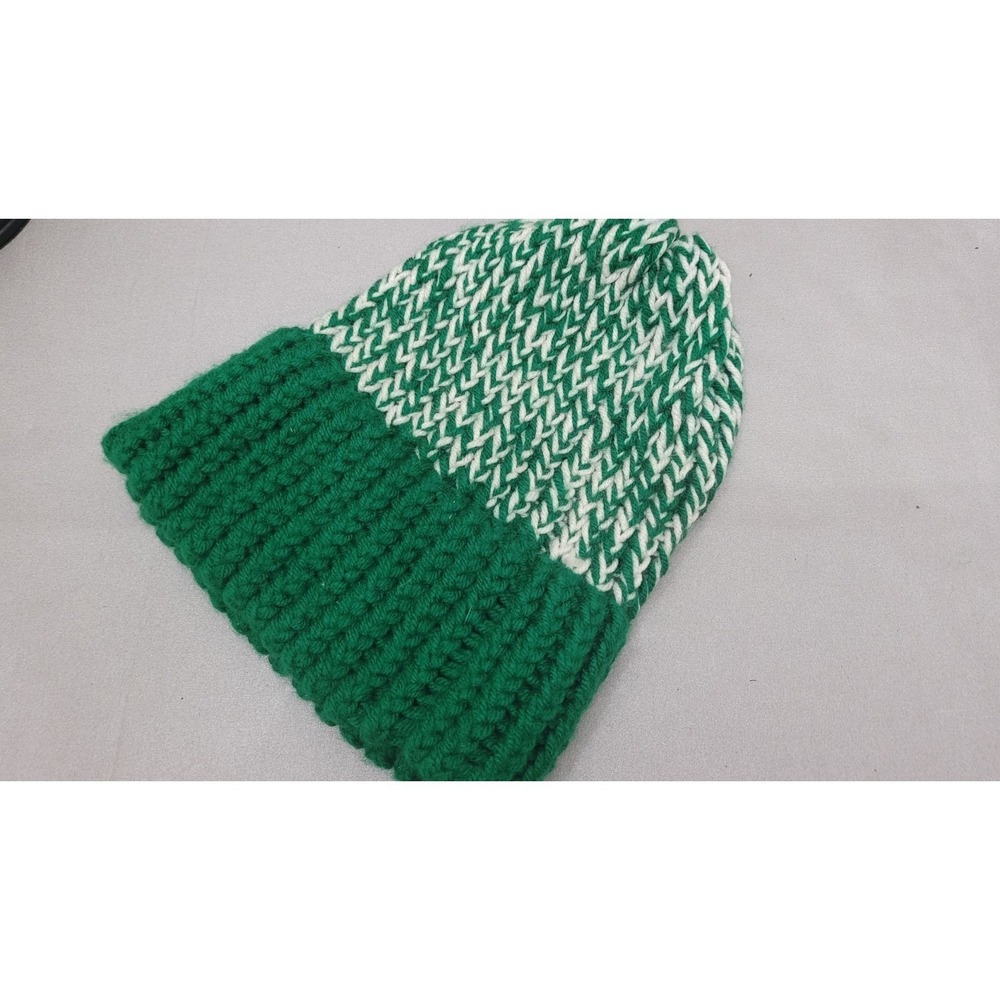 Crochet knit beanie hand made white and green snow‎ toboggan soft adult Unisex